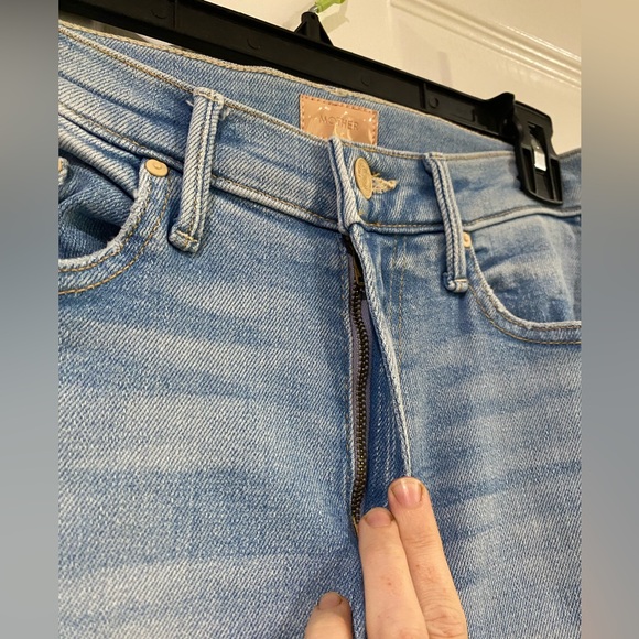 MOTHER The Insider Crop Step Fray Jeans In Limited Edition Wash Denim Size 24 - Picture 7 of 15